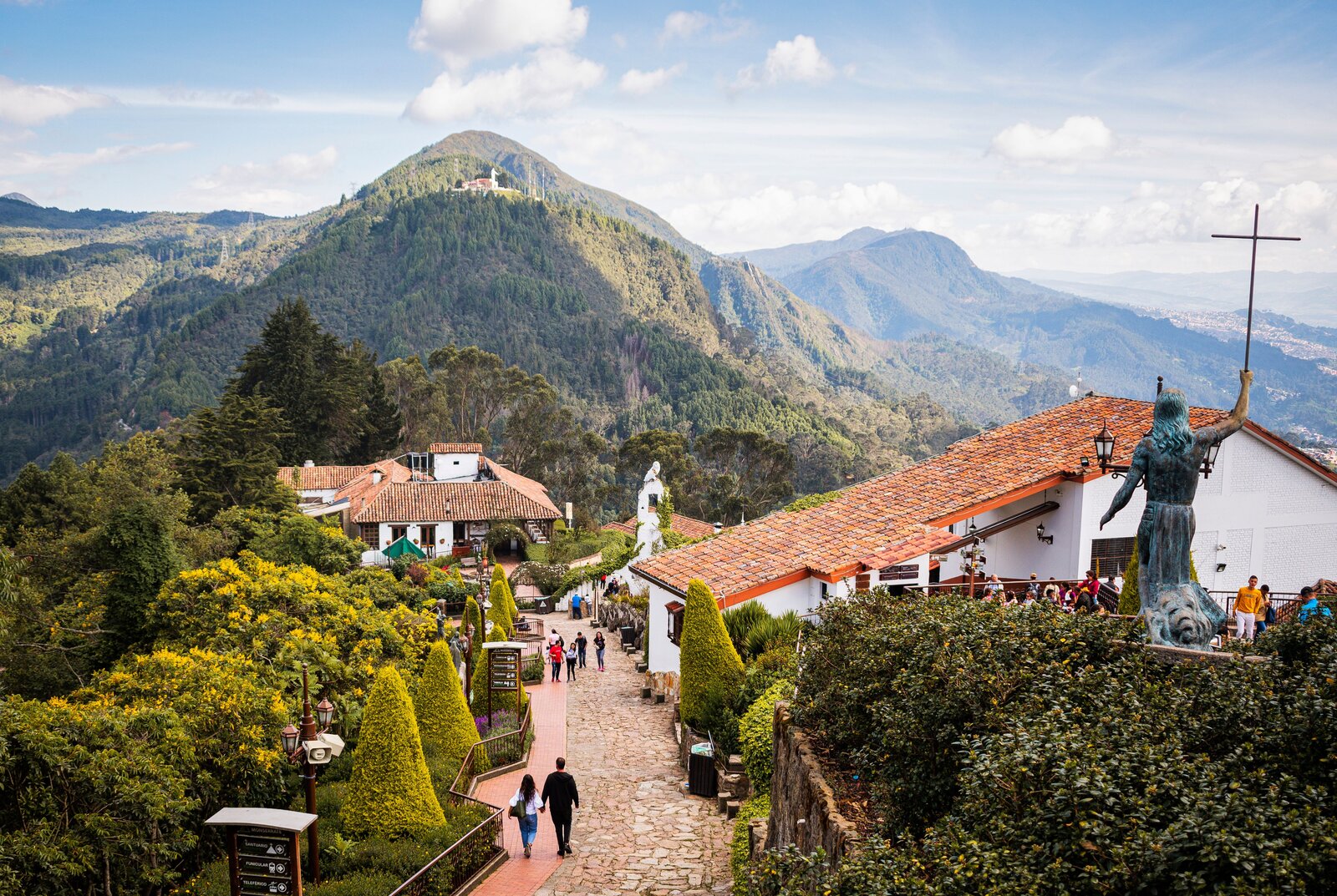 El cerro de monserrate y su santuario